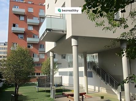 1763916326-dpqlpblnti-new-enhance-photo-base | Prodej bytu, 1+kk, 36 m²