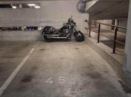 1763458053-zpihuugwod-parking-3 | Prodej - malý objekt/garáž