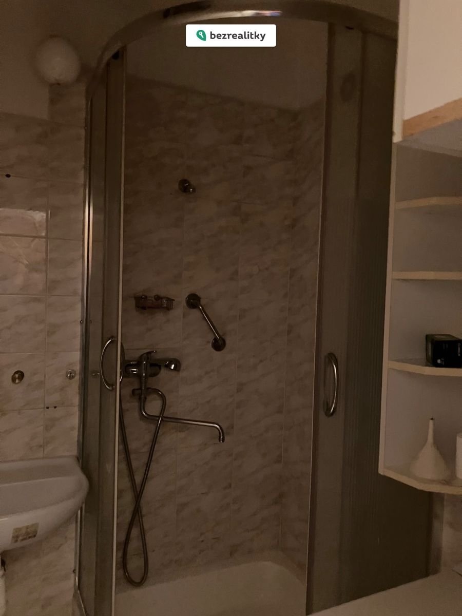 1763885997-qtpxfpvqil-img-2839