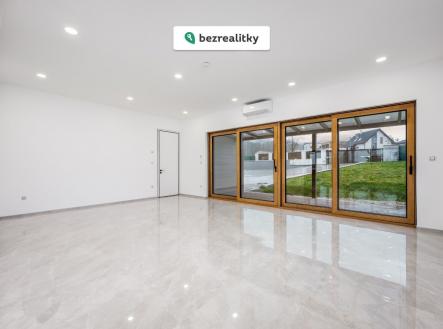 1764240805-zmbjgwrrge-picture-living-room-same-furniture-2825-29 | Prodej - dům/vila, 320 m²