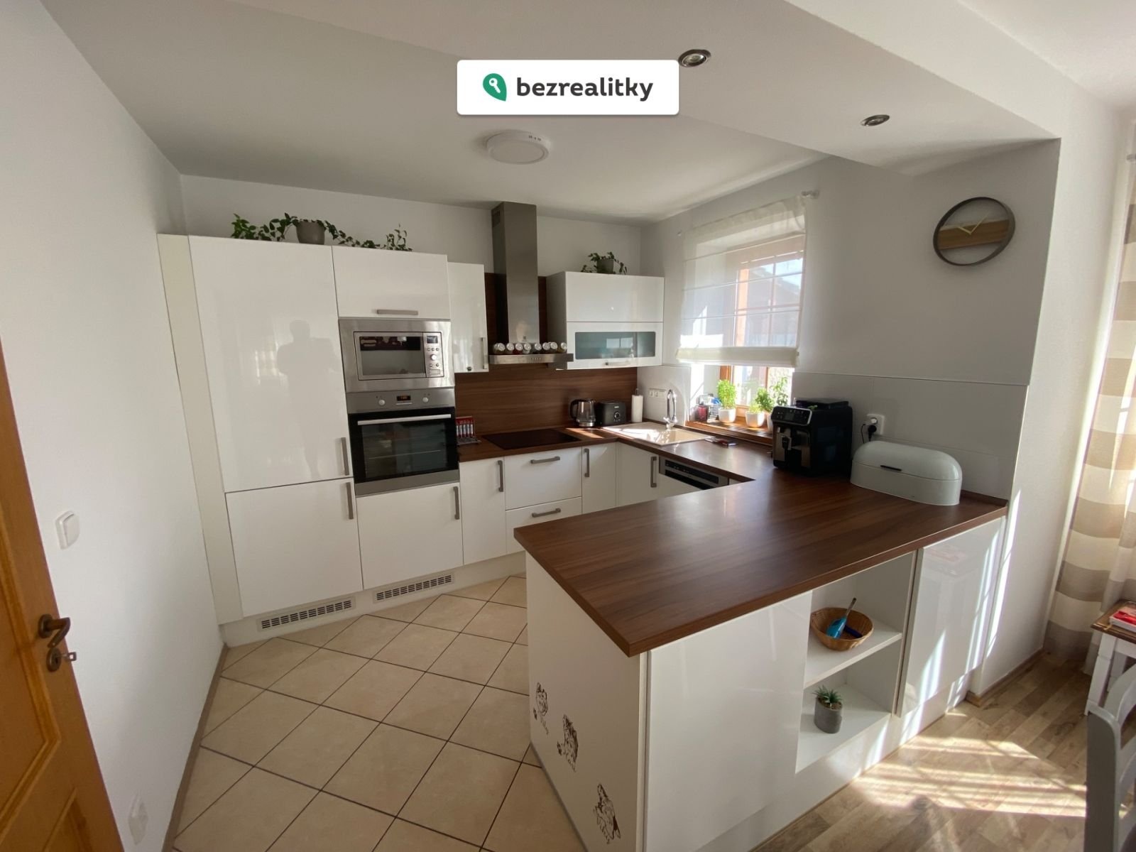 1757593776-jlqsdulmrc-img-2496