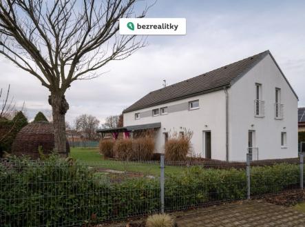 1764514461-optrobupyn-arch-foto-dum-recany-20-11-2025-02 | Prodej - dům/vila, 266 m²