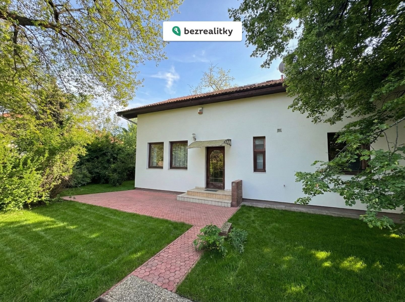 1764519527-yjevntntfh-pohled-1