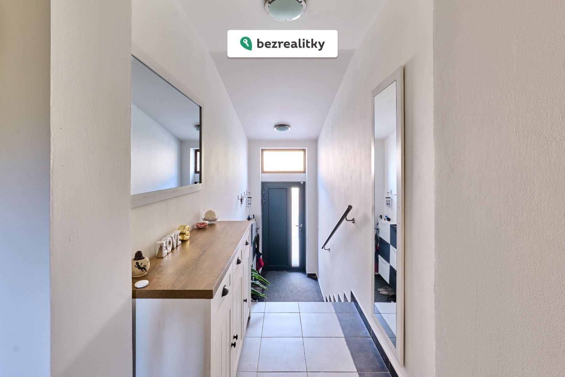 1764544449-nfadigjxqe-1601239-hdr