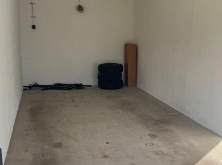 1764690123-cjgngopzap-501fef44-dffd-4c5a-b5d9-e43f0ab4ddef | Prodej - malý objekt/garáž