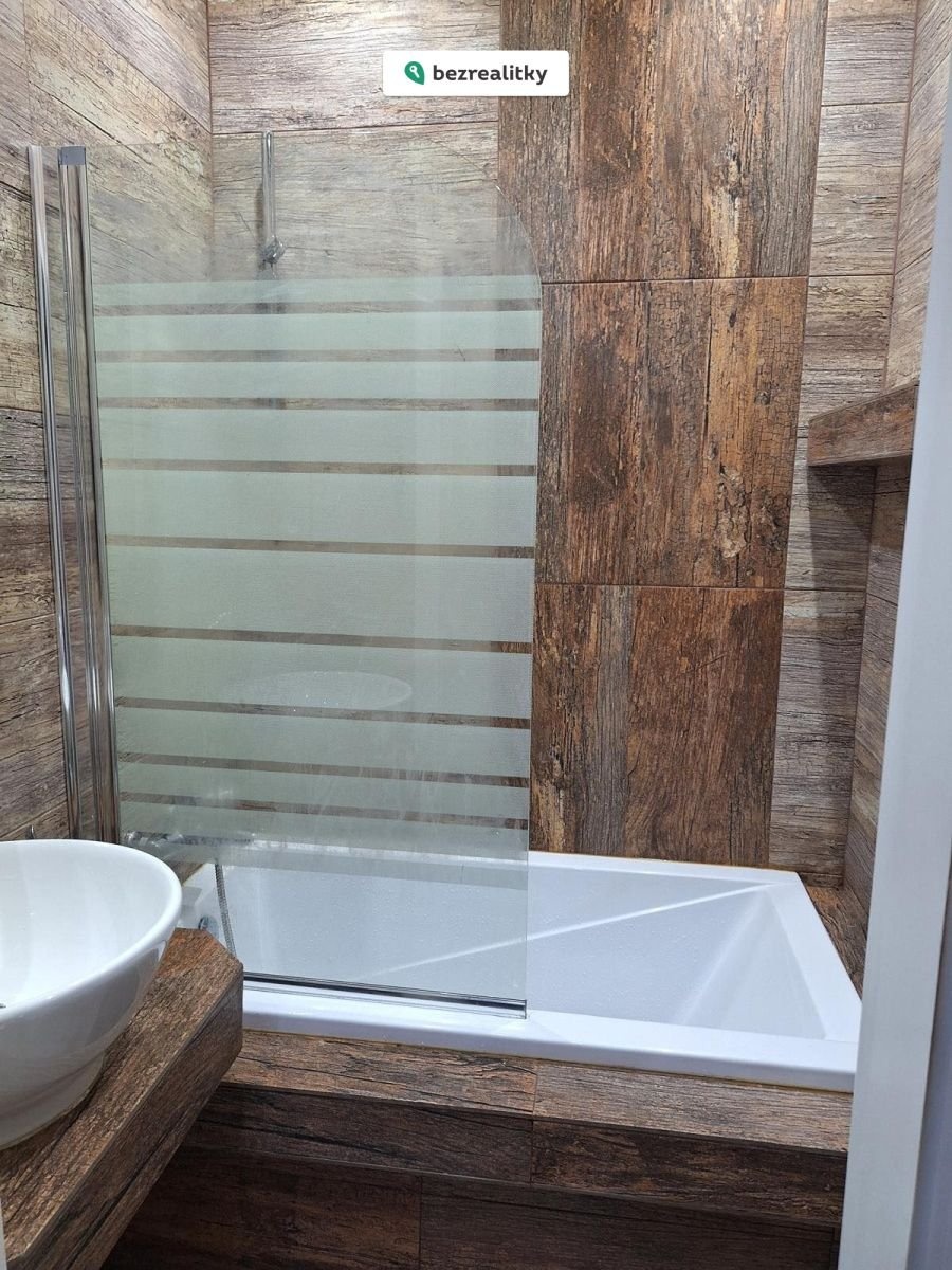 1764706400-vxbplhztua-koupelna