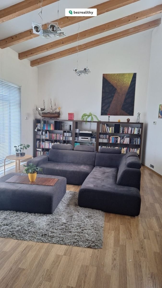 1764504342-oossizshqj-06a99c0f-3c15-4b4a-b4dd-05c0a815d1f2