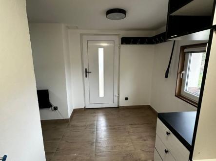 1764776035-myckljxuhh-obr-c3-a1zek-whatsapp-2c-2025-11-09-v-19-23-24-3b3c778c | Prodej - dům/vila, 180 m²