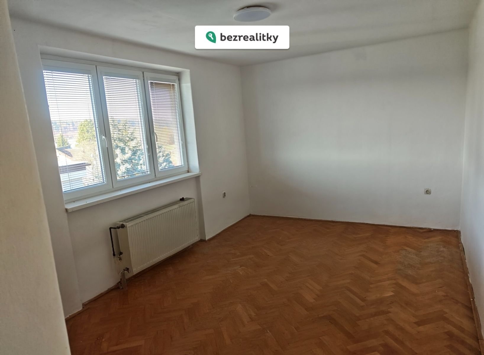 1764789969-tgyjvdpglx-1000184337