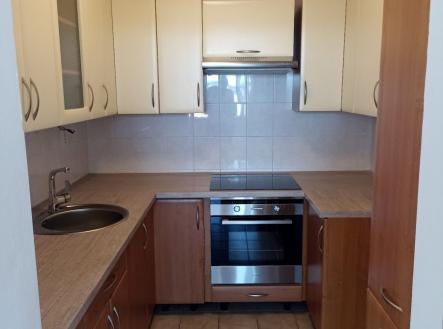 1755016288-jjsyhyqpdg-kuchyn-c4-9b | Prodej bytu, 2+kk, 45 m²