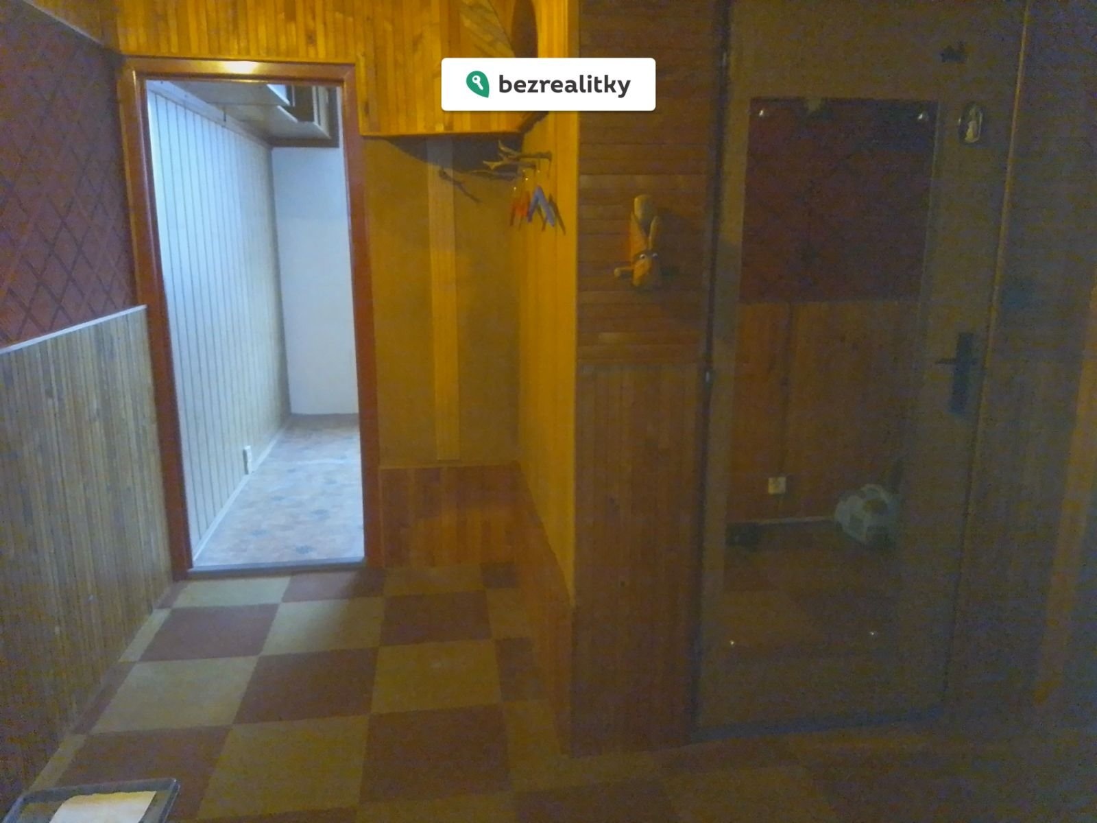 1764761769-bovqrentgo-byt-chodba-2