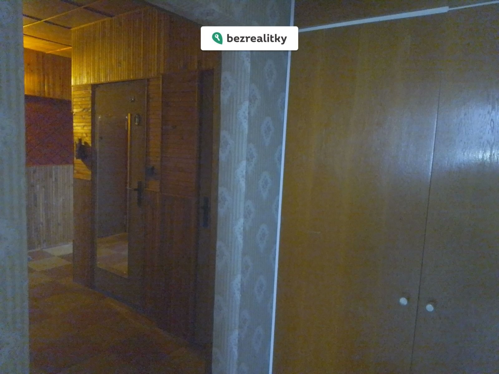 1764761770-bcejkynubh-byt-chodba-3