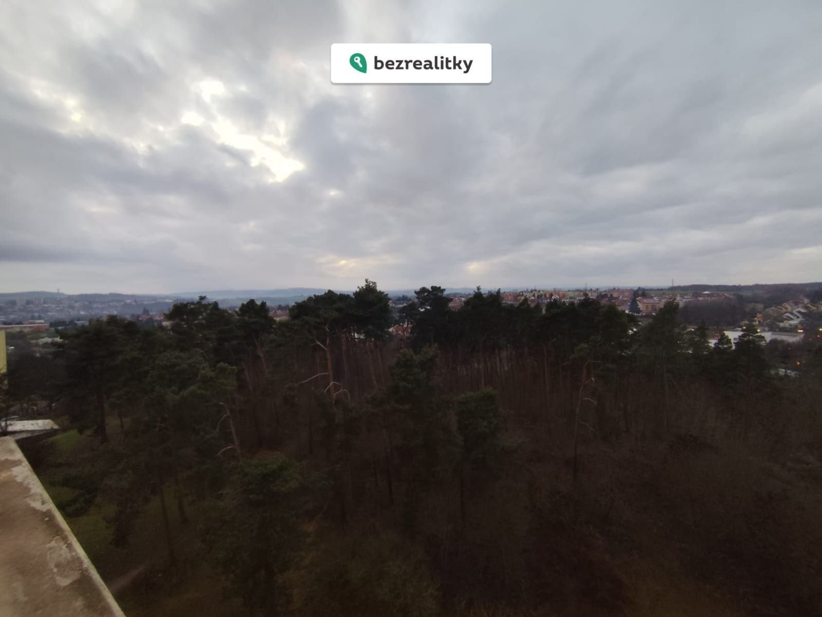 1765475878-gfstwhucsn-1000008213