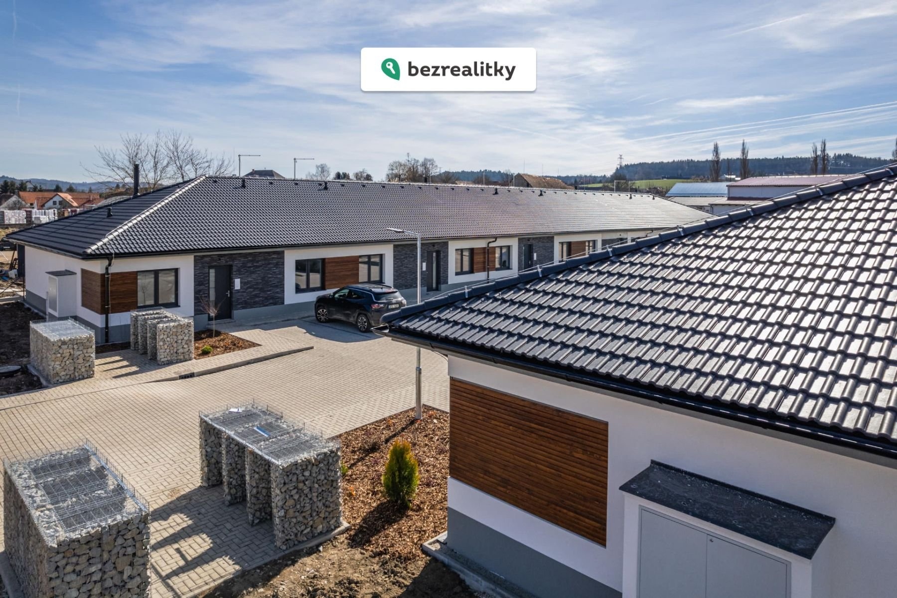 1765545595-nzpvdqxqrg-bf5747af-2acd-403c-8024-7c2e1c2e0bcb