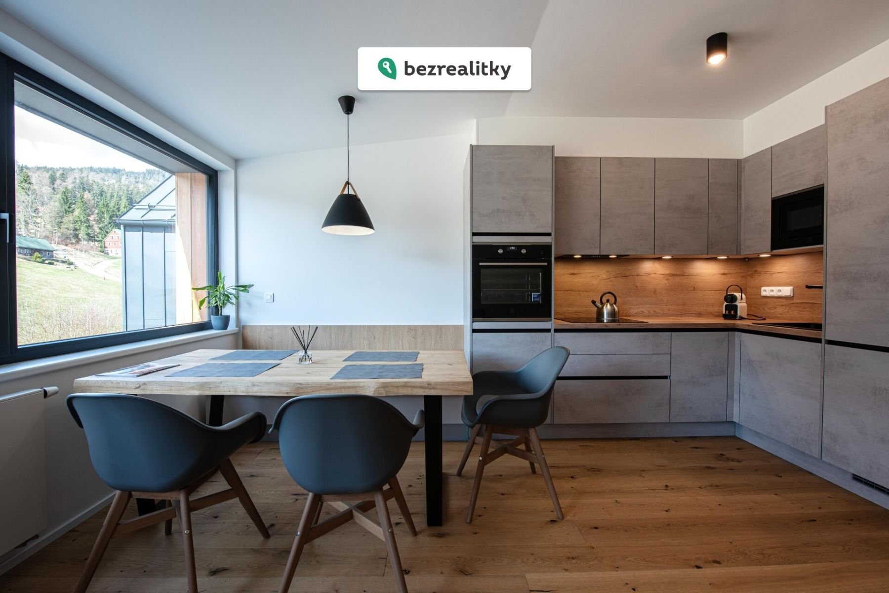 1765616778-ozrahzvgvn-cb-10