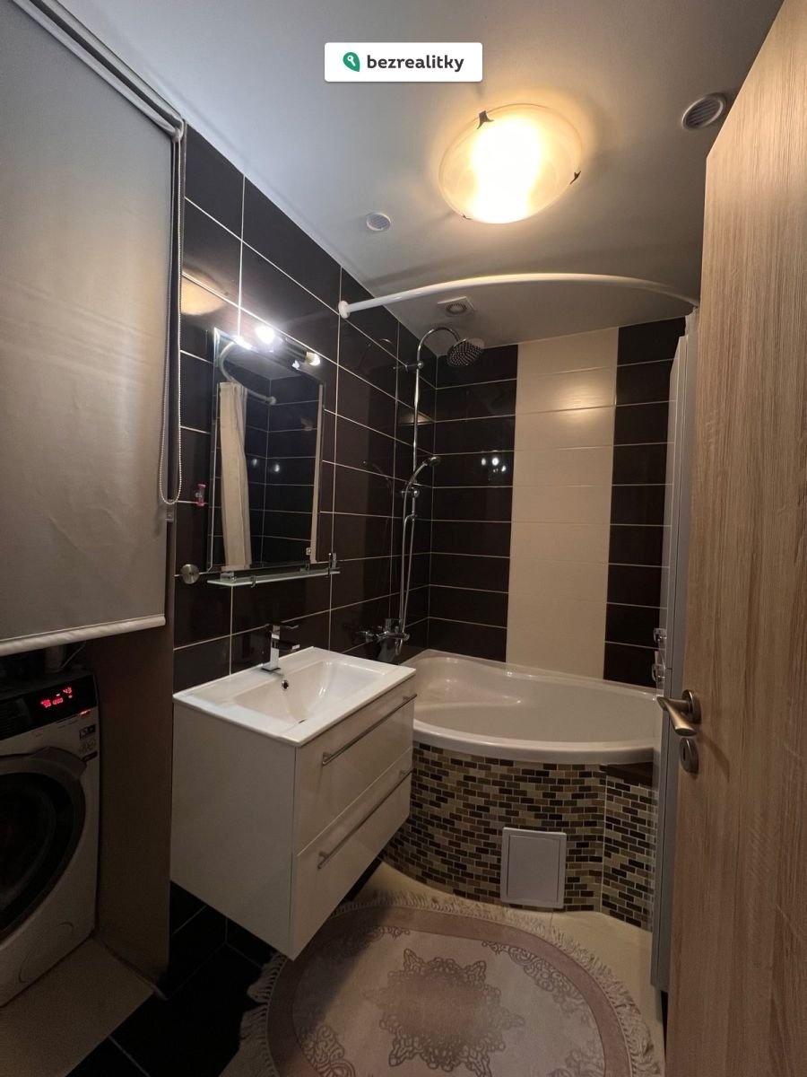 1765651377-ysggoptxpg-img-8695