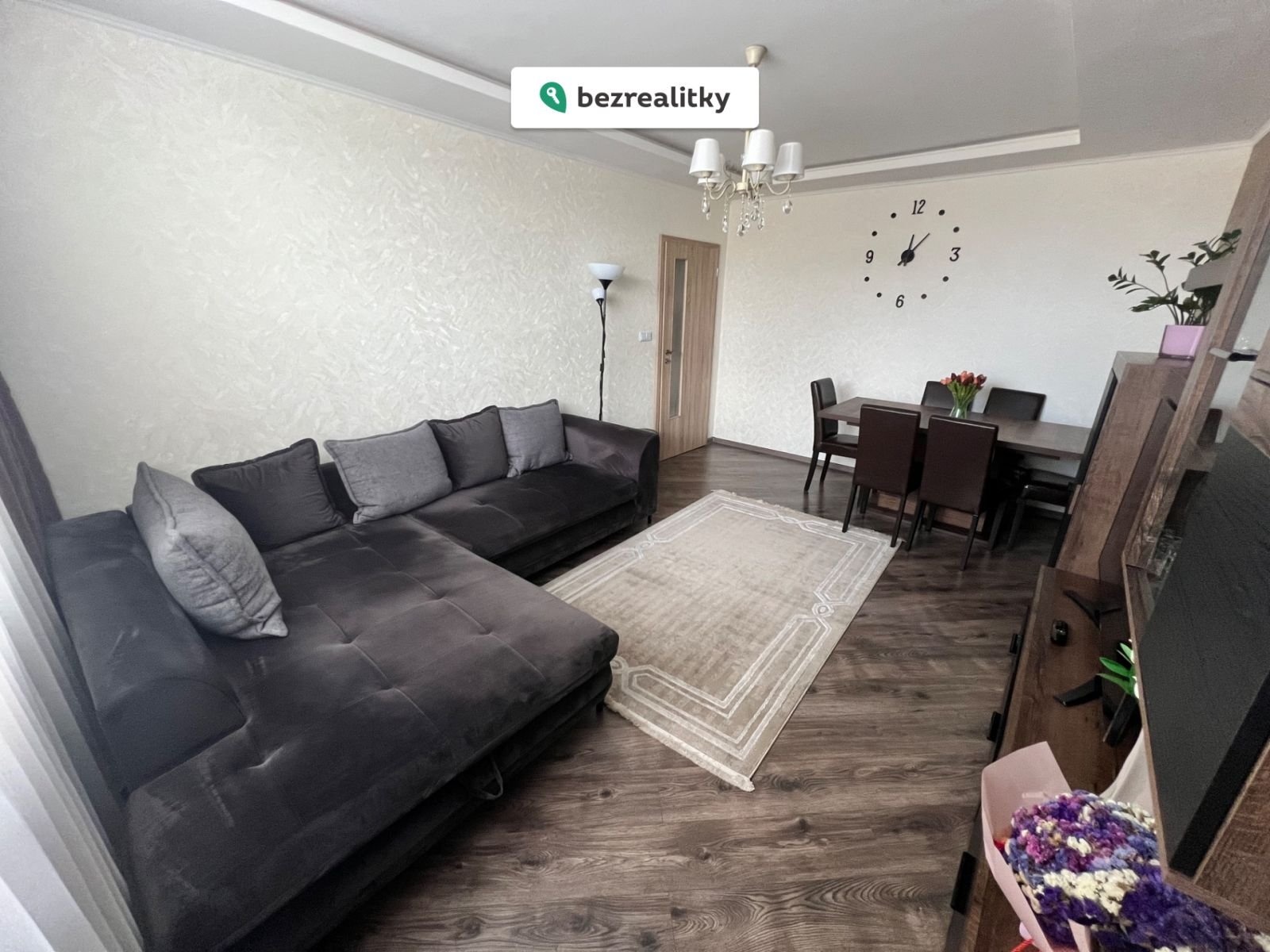 1765651378-rvzrpjfrvh-img-8689