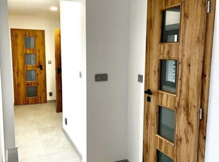 1766672583-zhhdykhazc-90311cb7-5537-4405-abad-f994802444bc | Prodej - dům/vila, 107 m²