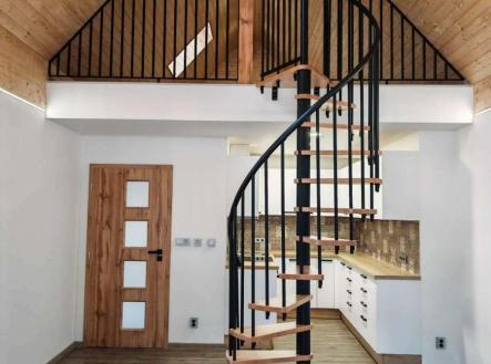 1766672583-ztijlptiao-e2a9f09a-93f9-4dd8-bb0b-d1cf967d27d6 | Prodej - dům/vila, 107 m²