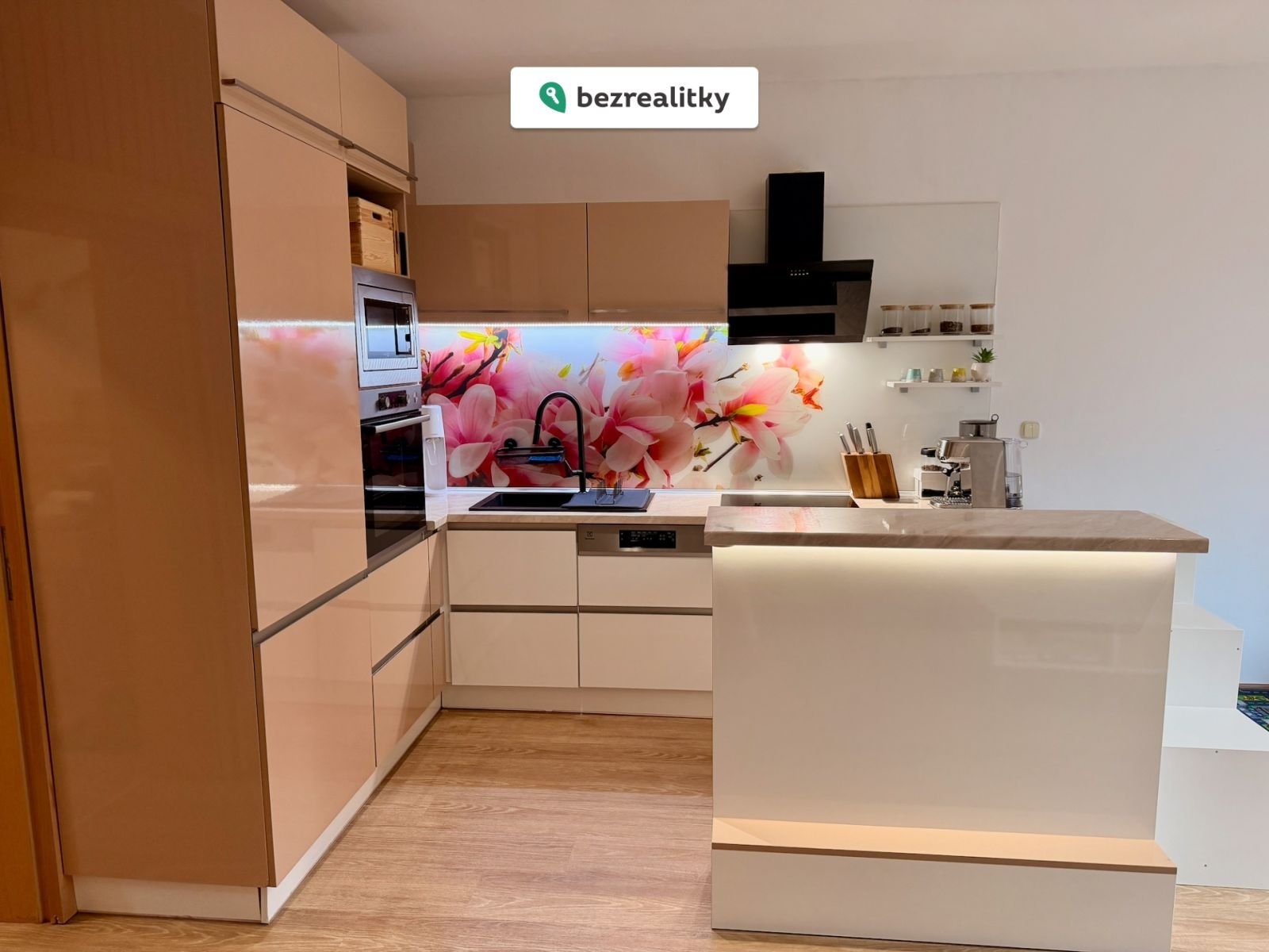 1765229519-mzqxmlvjhg-img-0163