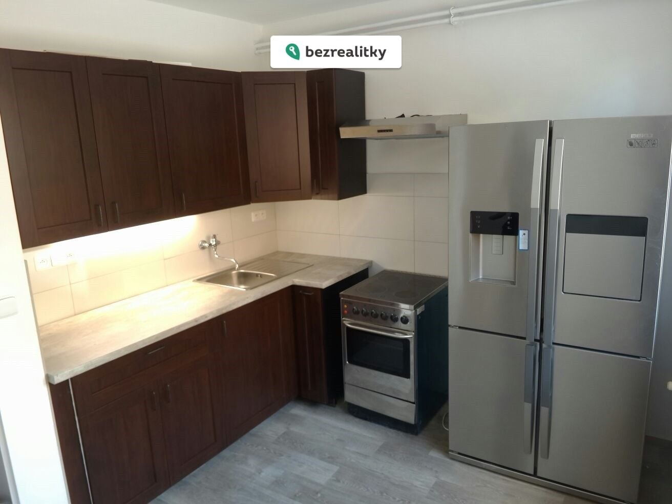 1767416601-dlxwkvvudn-kuchyn-a-lednice-pekne