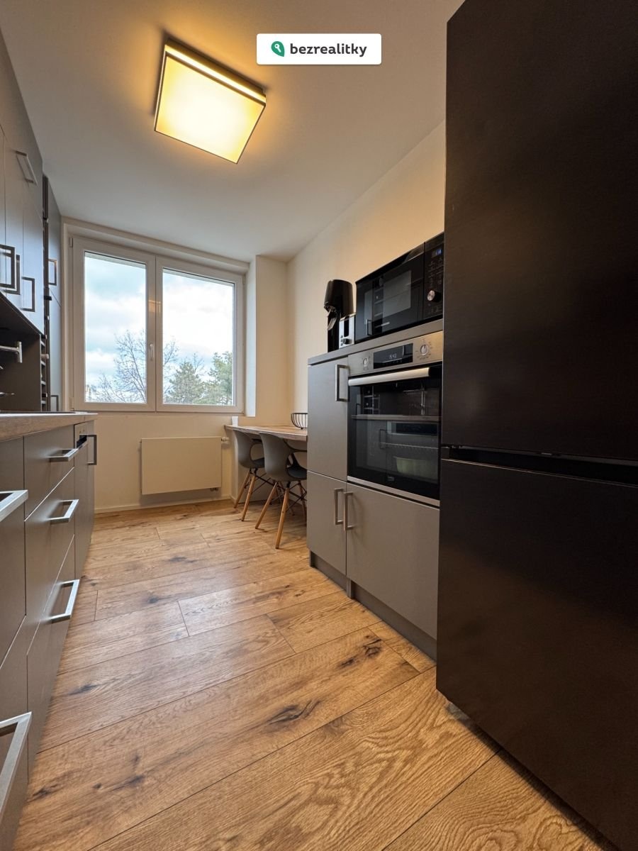 1767521700-oeytkkzwqd-img-9304