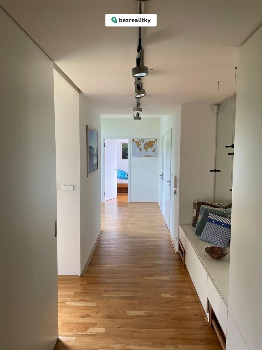 1767605133-znzcxzwrxg-chodba