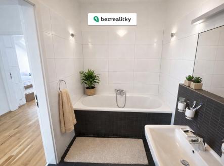 1771146629-safvqezhmq-koupelna-2 | Prodej bytu, 4+kk, 135 m²