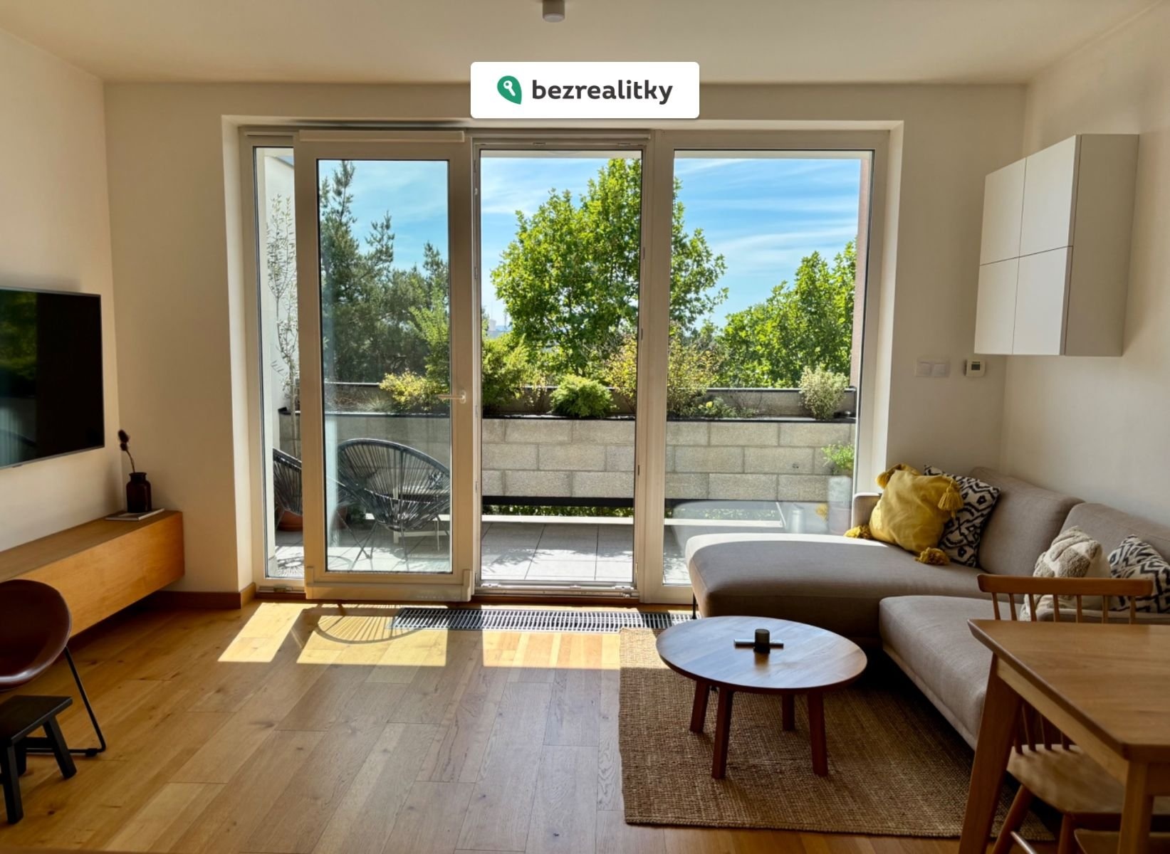 1767617221-bowtzoyjnm-ob-c3-bdvac-c3-ad-pokoj-s-kuchyn-c3-ad