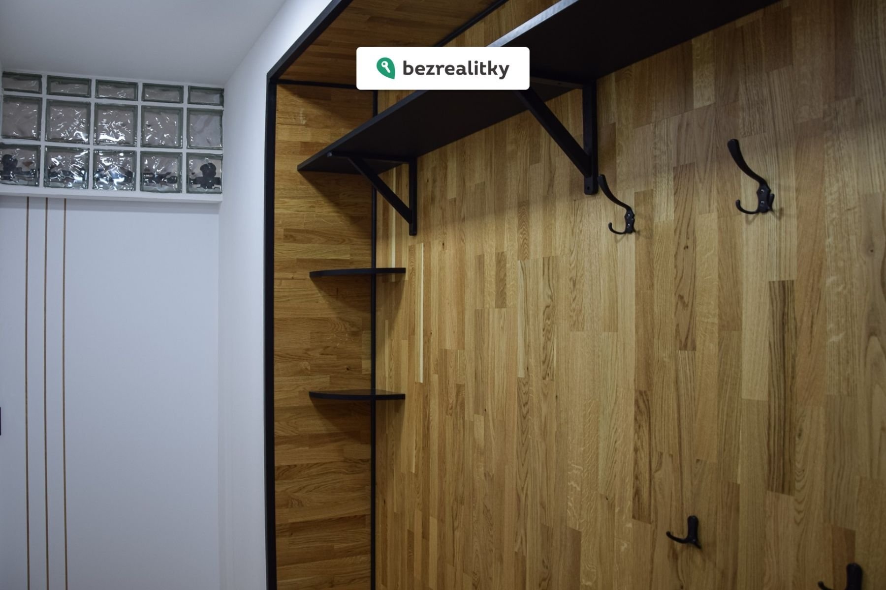 1767785376-gjmutmcthp-karvina-03