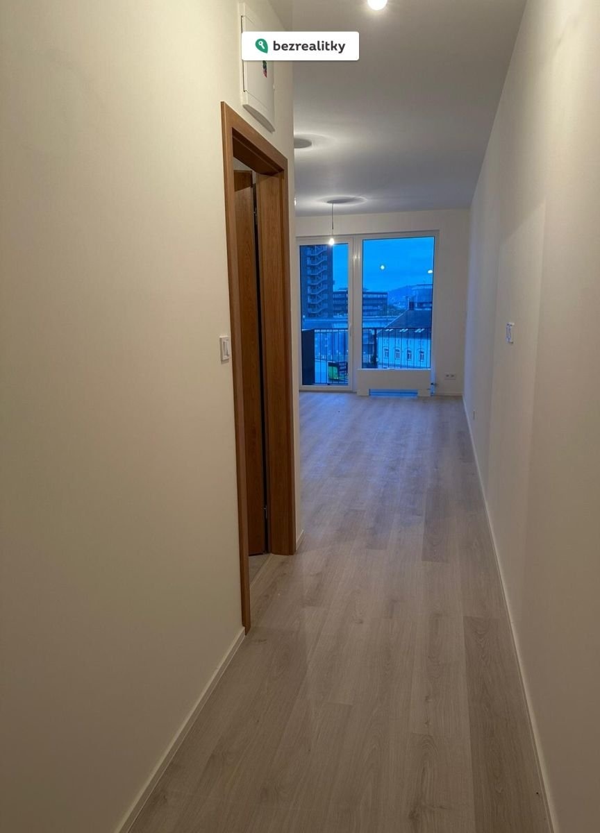 1767793823-qdfcpufcog-obr-c3-a1zek-whatsapp-2c-2025-11-10-v-08-21-36-b3d4946e