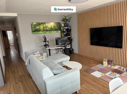 1767822117-uymdfhoyaq-obr-c3-a1zek-whatsapp-2c-2025-05-05-v-19-04-35-c802e3a8-281-29 | Prodej bytu, 3+kk, 74 m²