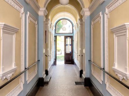 1774816120-udvwyrqipq-chodba1 | Prodej bytu, 2+1, 56 m²