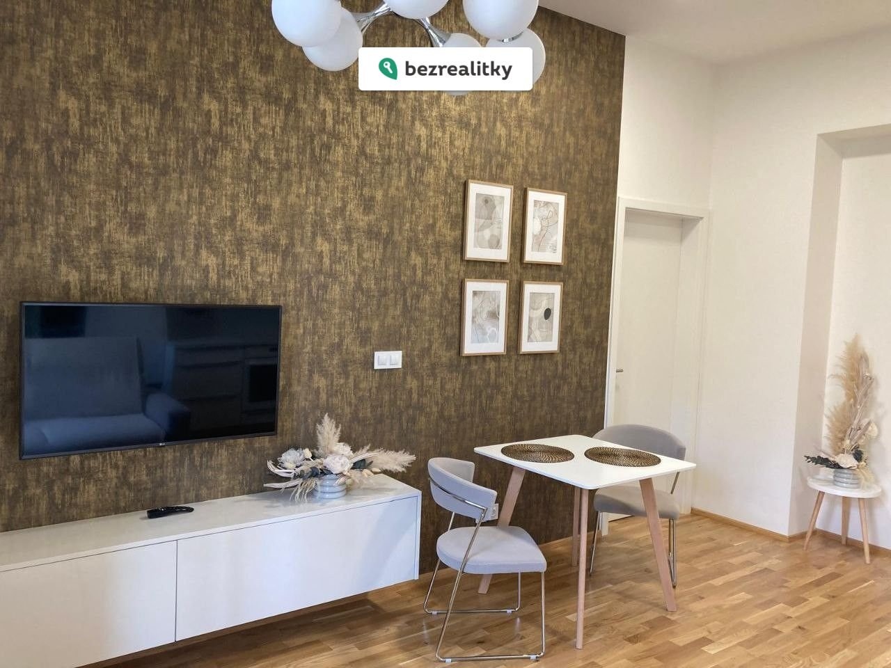 1768824672-xhczvvcvkp-1000194158