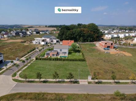 1759057404-jlnrmcwife-02-img-0106-varianta-b-final | Prodej - pozemek pro bydlení, 910 m²