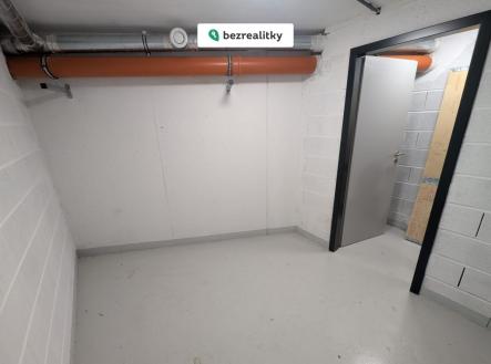 1769547646-auvdwiyvup-615134790-10235365173402348-4050417483694229759-n | Prodej - malý objekt/garáž