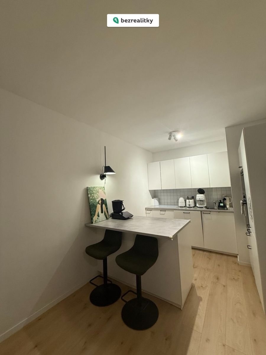 1769766449-zaheddhkqo-photo-5456469278140863655-y