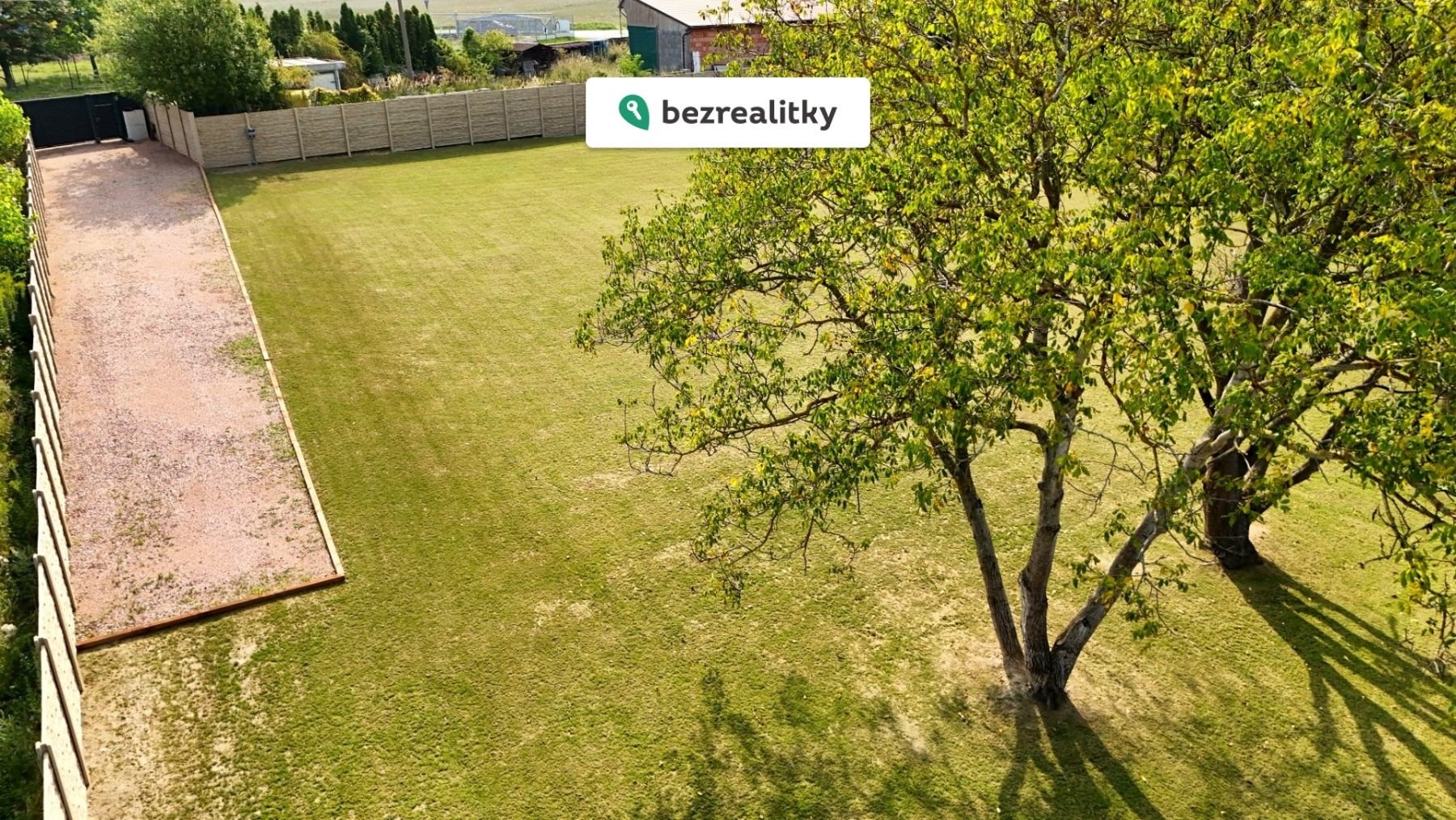 1770713740-dqcuuqxiau-5-1-pohled-na-p-c5-99-c3-adjezdovou-komunikaci-edited