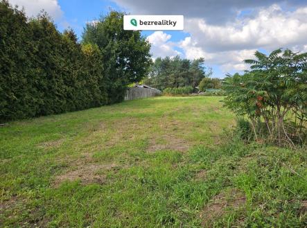 1771923299-ufctpfkhnp-1759308162-ntsqdalxas-pohled-na-pozemek-posekan-c3-bd-2 | Prodej - pozemek pro bydlení, 1 141 m²