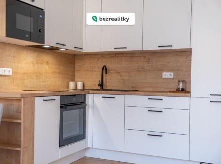 1772084671-spcgnkavev-3-detail-kuchyne-cc-8c | Prodej bytu, 2+kk, 46 m²