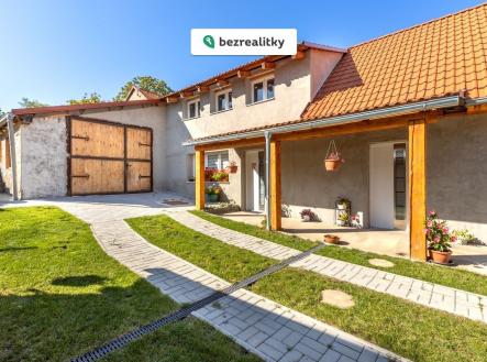 1772294172-wyaxmemfwk-4c262e9b-ebf6-4453-9cee-b7f76c55e3aa | Prodej - dům/vila, 220 m²