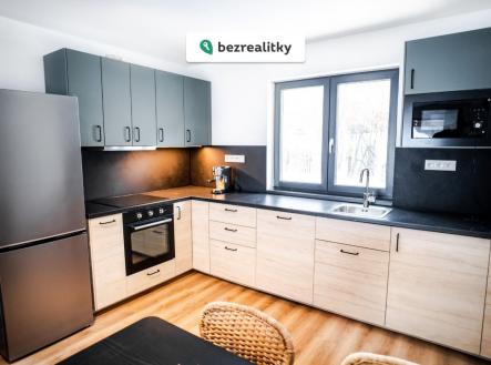 1772447386-xtfrjrvbpz-focen-c3-ad-interi-c3-a9ru-2c-focen-c3-ad-nemovitost-c3-ad-wolfs-photography-2 | Prodej - dům/vila, 195 m²