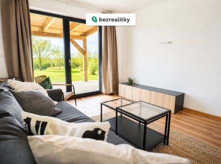1778525340-bright-modern-minimalist-living-room-interior-in-d | Prodej - dům/vila, 195 m²