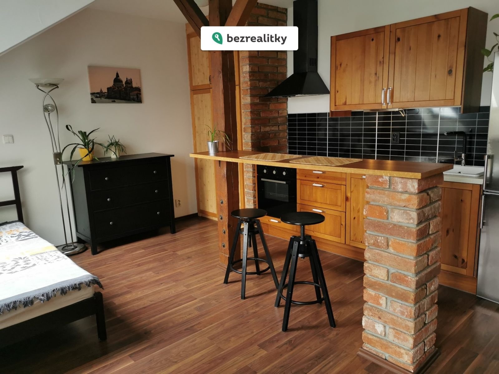 1775067654-iwgsvxxwtg-02