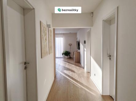 1772569626-trprsggwwo-06-chodba | Prodej - dům/vila, 124 m²