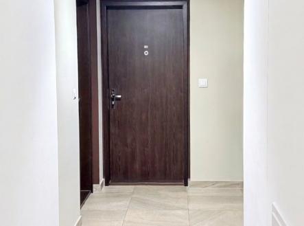 1775421320-luodekildd-vchod | Prodej bytu, 3+kk, 84 m²
