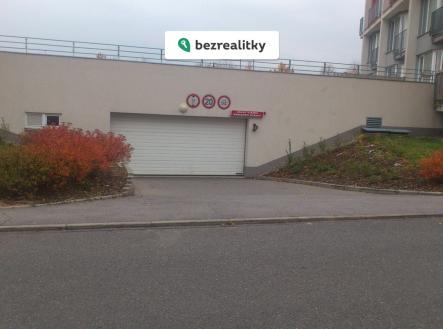 1772815287-fedrarkwxm-04-vjezd-do-gar-c3-a1-c5-be-c3-ad-dsc-0068 | Prodej bytu, 3+kk, 64 m²