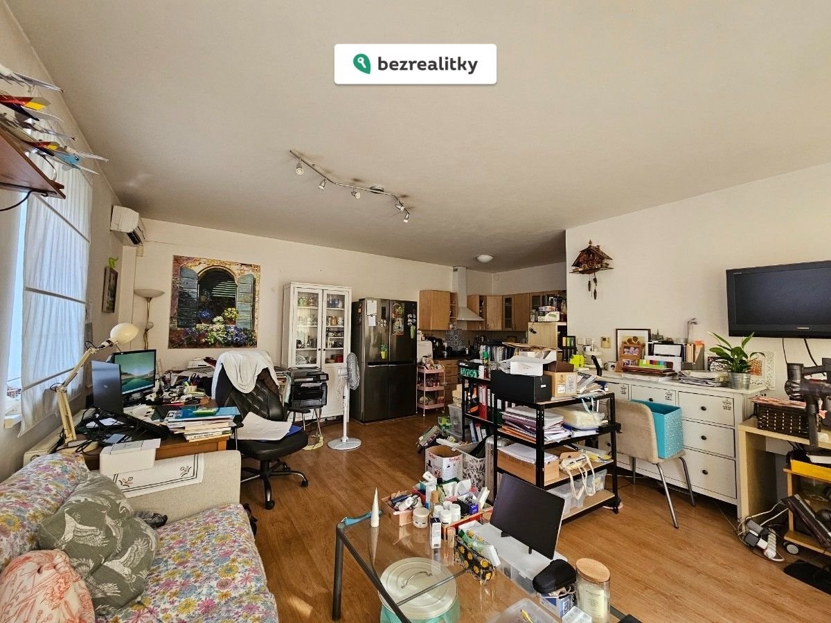 1773498605-zbdxrasqfv-1000038601