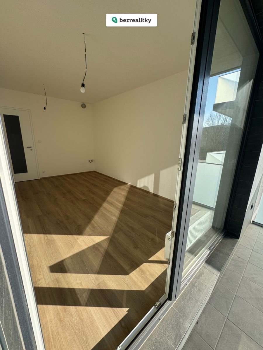 1773687452-bxmtrxrqwk-img-1579