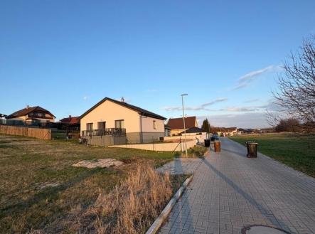 1773819614-oaencafbqf-whatsapp-image-2026-03-18-at-08-36-11-281-29 | Prodej - pozemek pro bydlení, 812 m²